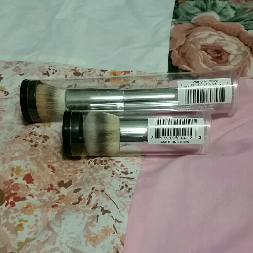 Makeup brushes